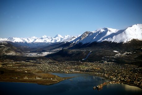 Ushuaia_vista-aerea-458×305