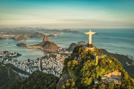 Brasile-Rio-de-Janeiro-vista-aerea-del-Corcovado-e-Pan-di-Zucchero-banner-458×305