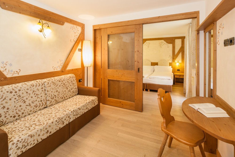 19260_Futura_Style_Hotel_Shandranj_Italia_z_